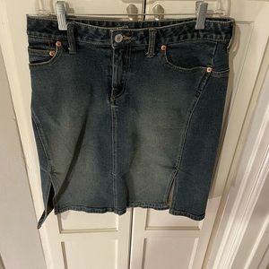 American Eagle denim blue Jean skirt, Size 8, Slits in the front,